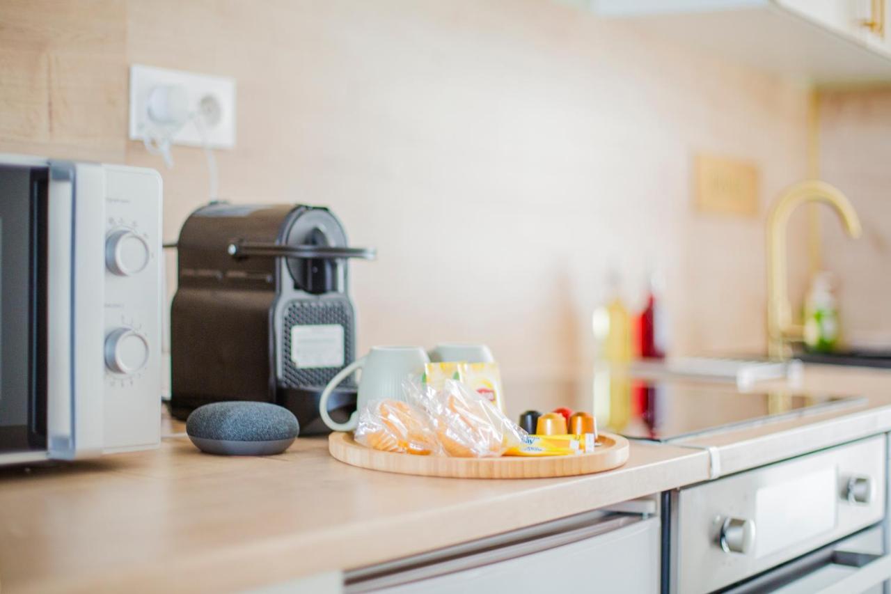 Ideal Pro & Couple - 2 Logements Theme Boho Chic Rdc & Dandy 1Er Etage - Quartier Calme - Jardin - Wifi Hd - Smart Tv - Parking Gratuit - Proche Centre & Transports - Ask Home Valenciennes Kültér fotó