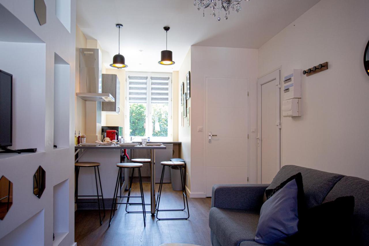Ideal Pro & Couple - 2 Logements Theme Boho Chic Rdc & Dandy 1Er Etage - Quartier Calme - Jardin - Wifi Hd - Smart Tv - Parking Gratuit - Proche Centre & Transports - Ask Home Valenciennes Kültér fotó