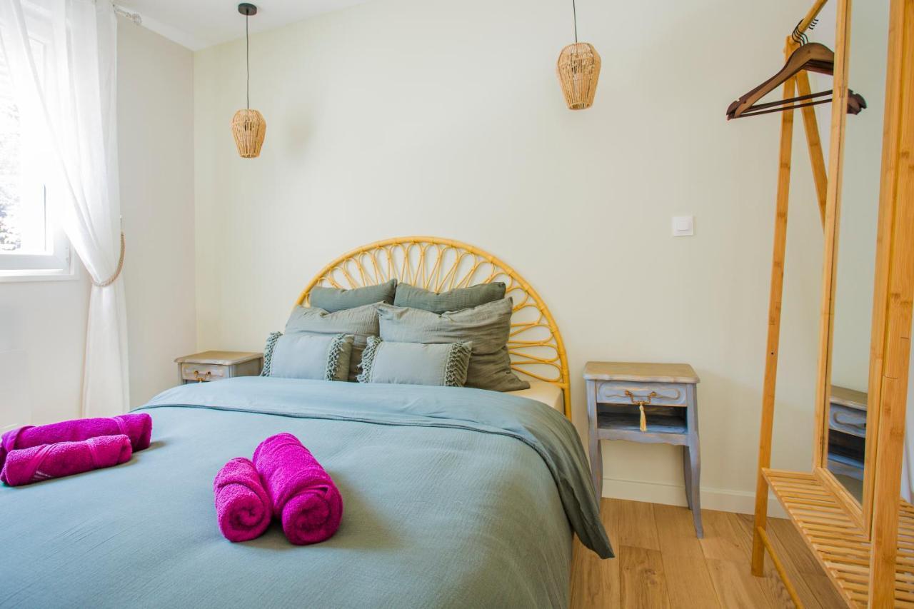 Ideal Pro & Couple - 2 Logements Theme Boho Chic Rdc & Dandy 1Er Etage - Quartier Calme - Jardin - Wifi Hd - Smart Tv - Parking Gratuit - Proche Centre & Transports - Ask Home Valenciennes Kültér fotó
