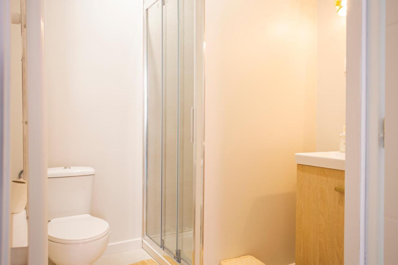 Ideal Pro & Couple - 2 Logements Theme Boho Chic Rdc & Dandy 1Er Etage - Quartier Calme - Jardin - Wifi Hd - Smart Tv - Parking Gratuit - Proche Centre & Transports - Ask Home Valenciennes Kültér fotó