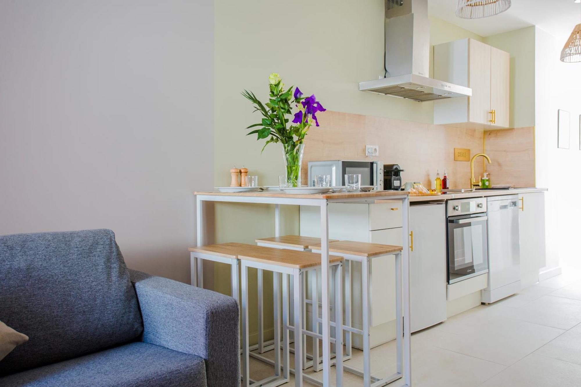 Ideal Pro & Couple - 2 Logements Theme Boho Chic Rdc & Dandy 1Er Etage - Quartier Calme - Jardin - Wifi Hd - Smart Tv - Parking Gratuit - Proche Centre & Transports - Ask Home Valenciennes Kültér fotó